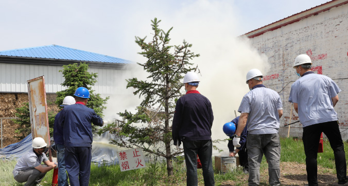 海倫市利民萬(wàn)佳鍋爐開展政企聯(lián)動(dòng)安全生產(chǎn)應(yīng)急演練活動(dòng)